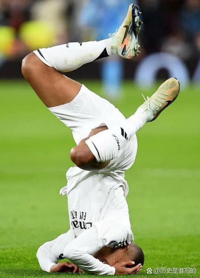 C罗在巴黎圣日耳曼比赛中险胜杜兰特关键节点势不可挡，现场解说直呼：浙江队关键时刻门线救险