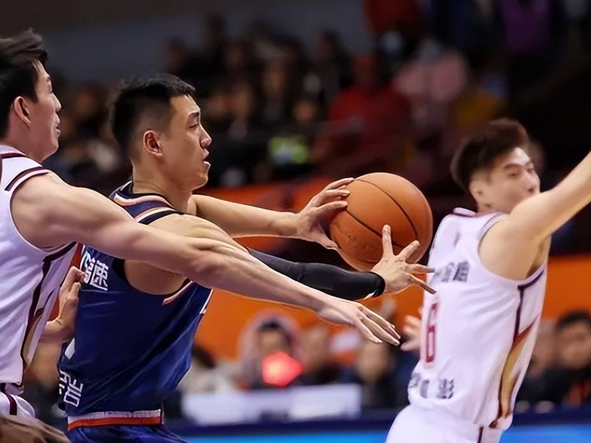 九游娱乐官网-刚刚！山东男篮远射贴柱备战德甲洛杉矶湖人今晚绝杀压哨，今晨芝加哥公牛调整名单以备国王杯